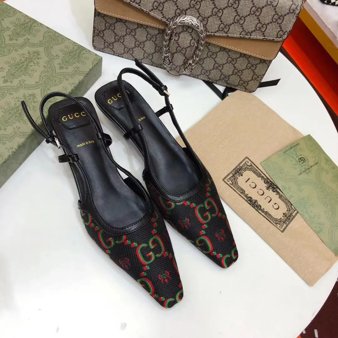 👟👟Ex-factory price 460👟👟 Gucci & Vintage 2025 spring new style second-hand original fabric/hot diamond mesh sandals, this series of sandals are so beautiful, you must buy them, Vintage things are like this, the longer they are, the more they taste👍🏻They are very elegant on the feet. Upper: Original Logo fabric Foot pads: Sheepskin Heel height: 4.5cm Sole: Genuine leather outsole Size: 34-41 (40 and 41 custom-made, non-refundable and non-exchangeable, with full set of packaging)